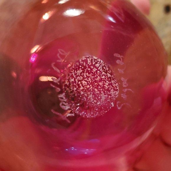 Handmade apple art glass - Picture 7 of 7